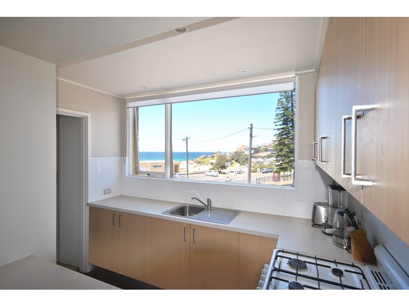 1/50A Carrington Parade, Curl Curl NSW 2096