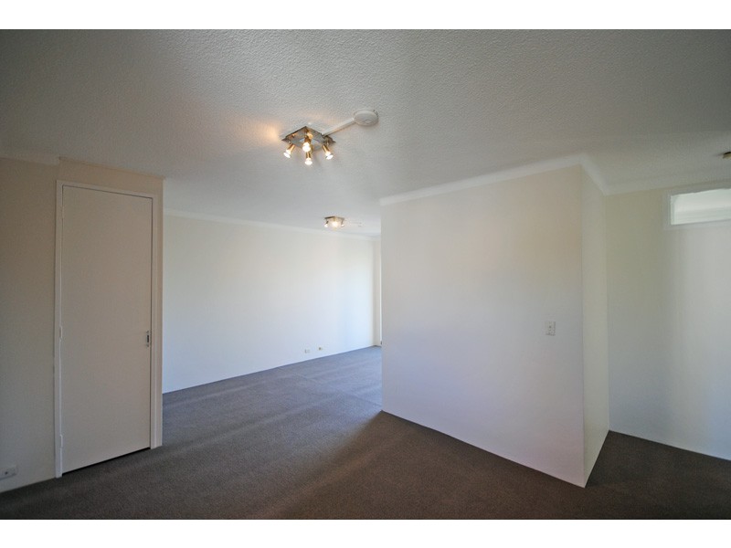 24/12 Ronald Avenue, Freshwater NSW 2096