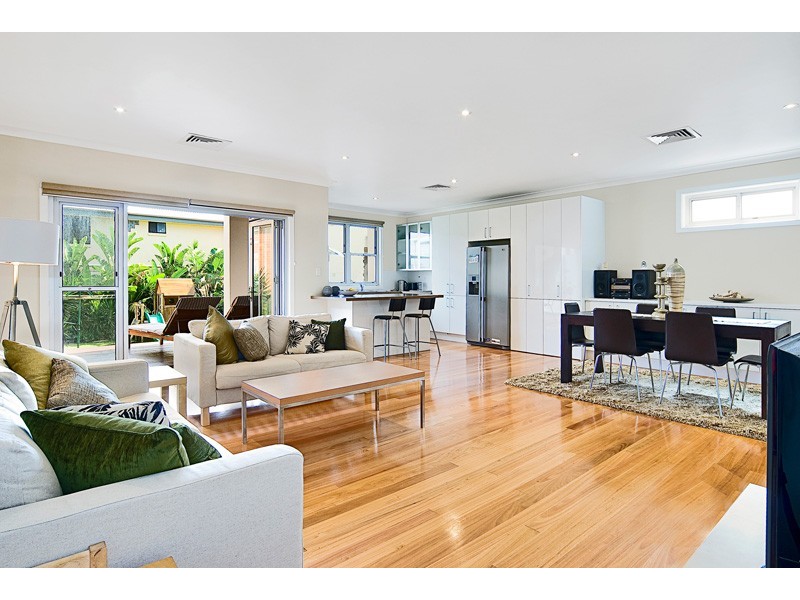 22 Robertson Road, North Curl Curl NSW 2099