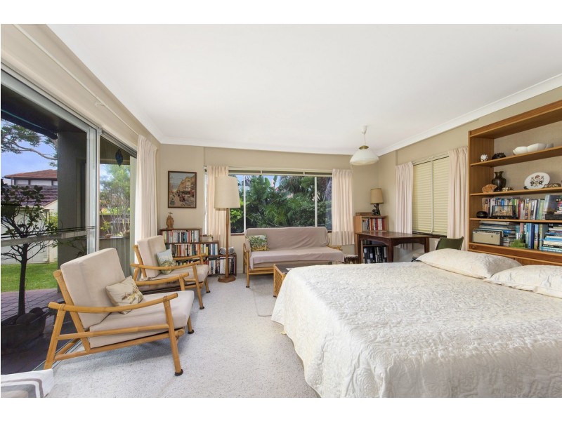 16 Headland Road, North Curl Curl NSW 2099