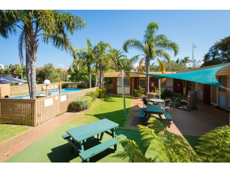 10/11 CHAPMAN AVENUE, Merimbula NSW 2548