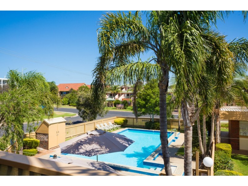 10/11 CHAPMAN AVENUE, Merimbula NSW 2548