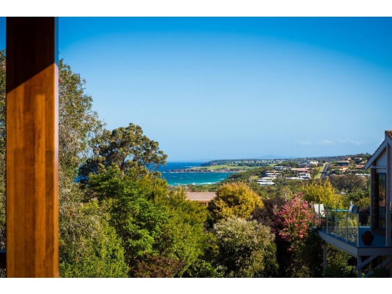 15 TELOPEA CRESCENT, Tura Beach NSW 2548