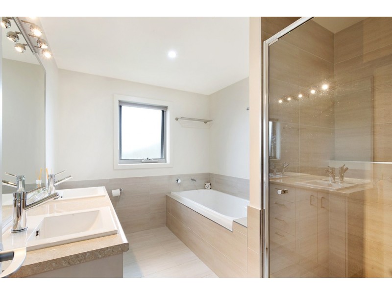 15 TELOPEA CRESCENT, Tura Beach NSW 2548