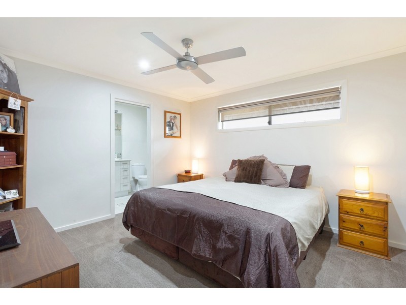 15 TELOPEA CRESCENT, Tura Beach NSW 2548