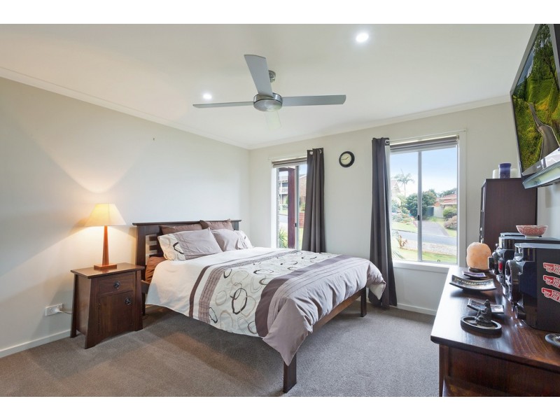 15 TELOPEA CRESCENT, Tura Beach NSW 2548