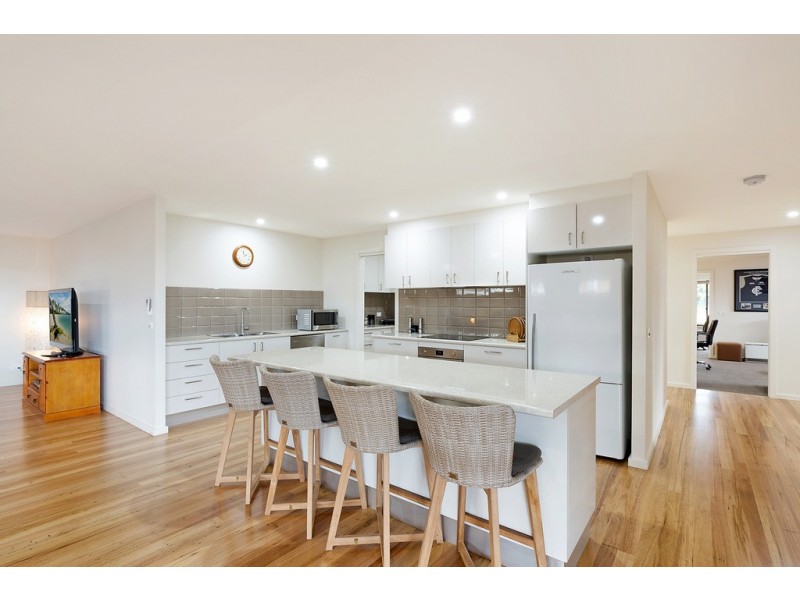 15 TELOPEA CRESCENT, Tura Beach NSW 2548