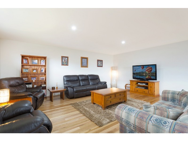 15 TELOPEA CRESCENT, Tura Beach NSW 2548