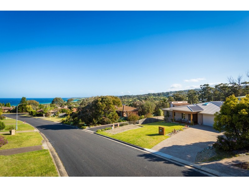 15 TELOPEA CRESCENT, Tura Beach NSW 2548