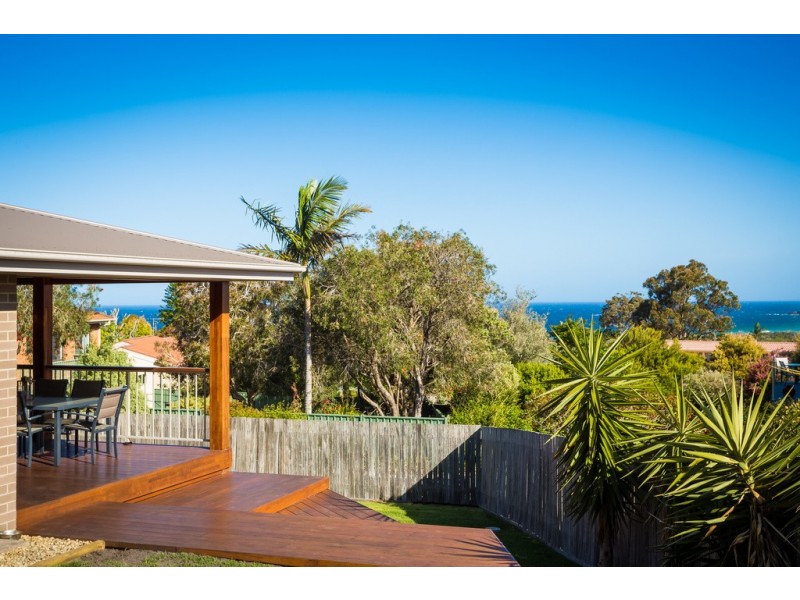 15 TELOPEA CRESCENT, Tura Beach NSW 2548