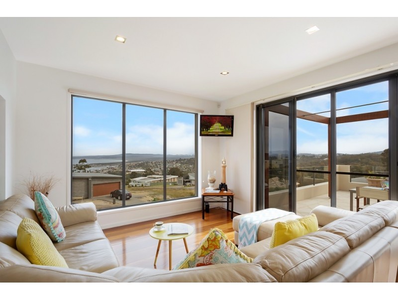 4 JABIRU PLACE, Mirador NSW 2548