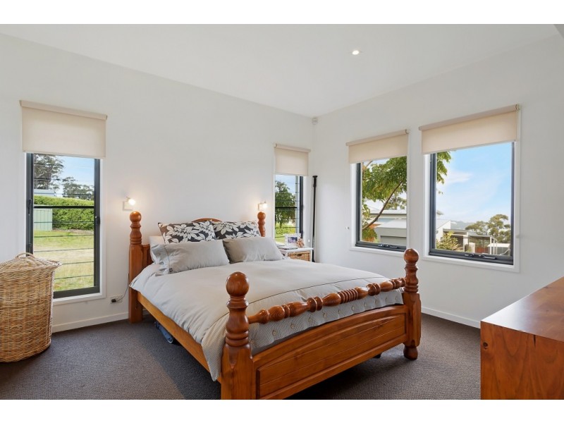 4 JABIRU PLACE, Mirador NSW 2548