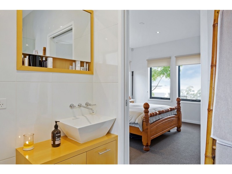 4 JABIRU PLACE, Mirador NSW 2548