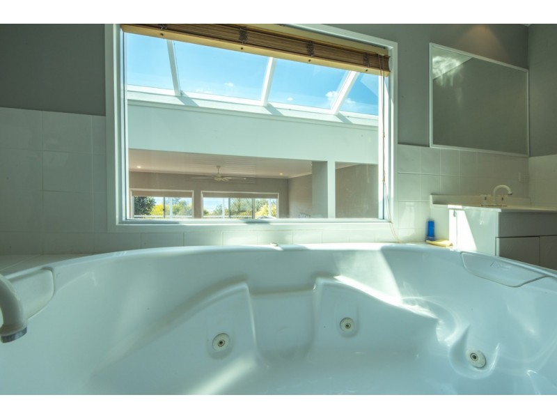 2/180 PACIFIC WAY, Tura Beach NSW 2548