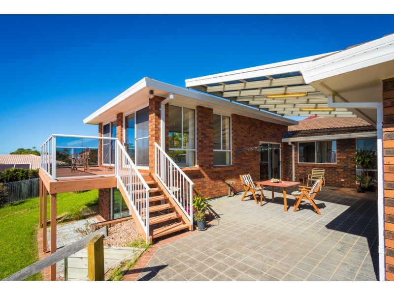 2 BURTONIA COURT, Tura Beach NSW 2548