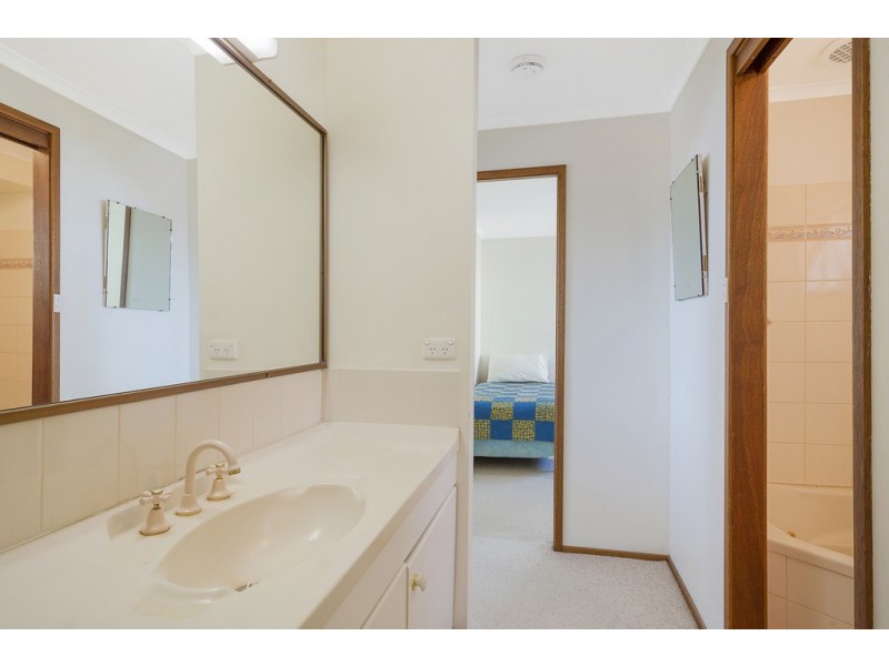 2 BURTONIA COURT, Tura Beach NSW 2548