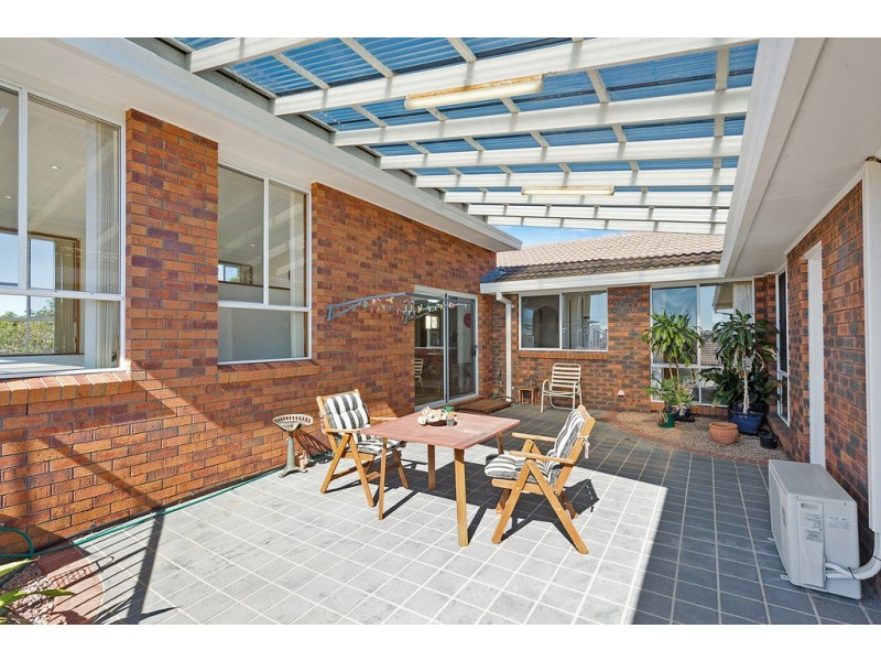 2 BURTONIA COURT, Tura Beach NSW 2548