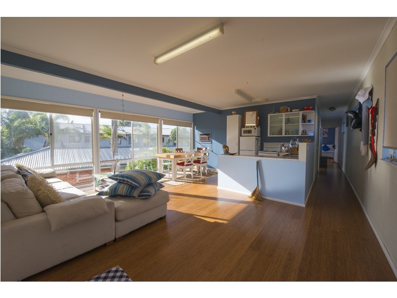 2 12 CHAPMAN AVENUE, Merimbula NSW 2548