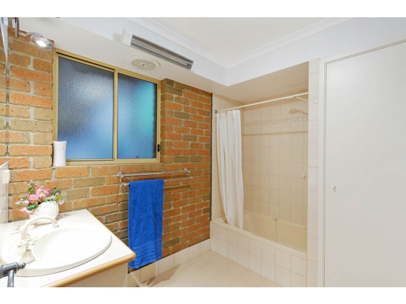 8 CORAKI DRIVE, Pambula Beach NSW 2549