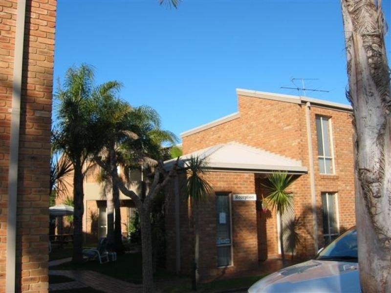 4 CAMERON ST, Merimbula NSW 2548