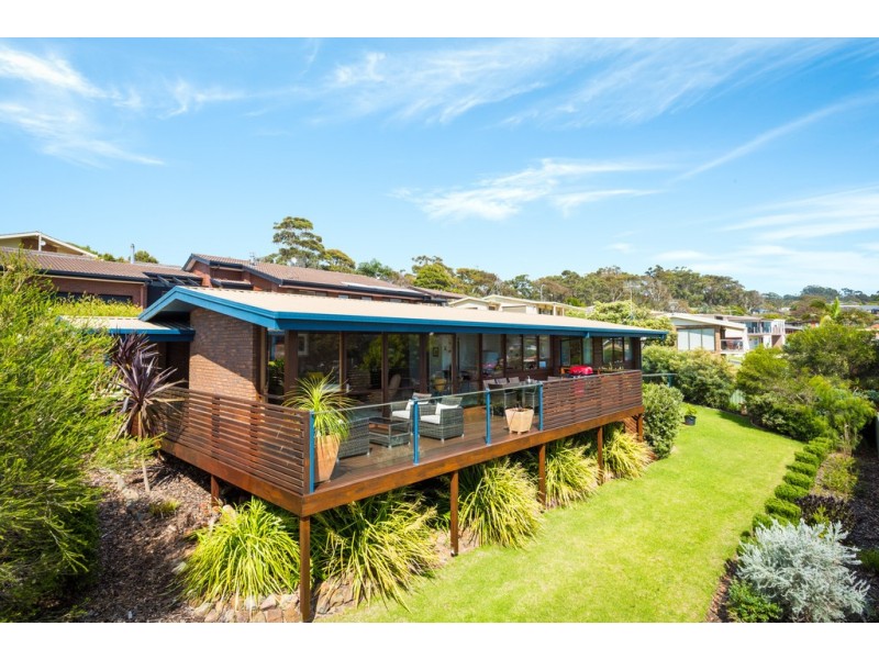7 SEAVIEW PLACE, Tura Beach NSW 2548