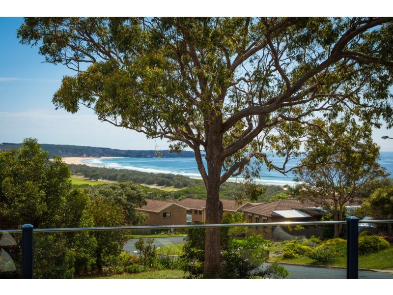 7 SEAVIEW PLACE, Tura Beach NSW 2548