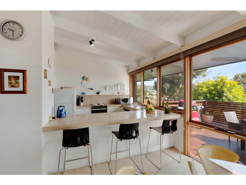 7 SEAVIEW PLACE, Tura Beach NSW 2548