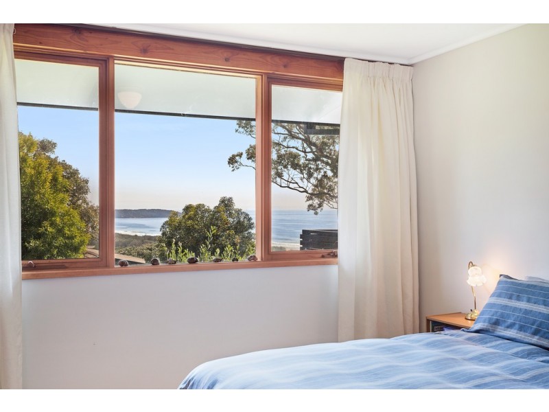 7 SEAVIEW PLACE, Tura Beach NSW 2548