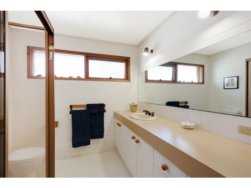 7 SEAVIEW PLACE, Tura Beach NSW 2548