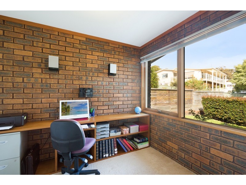 7 SEAVIEW PLACE, Tura Beach NSW 2548