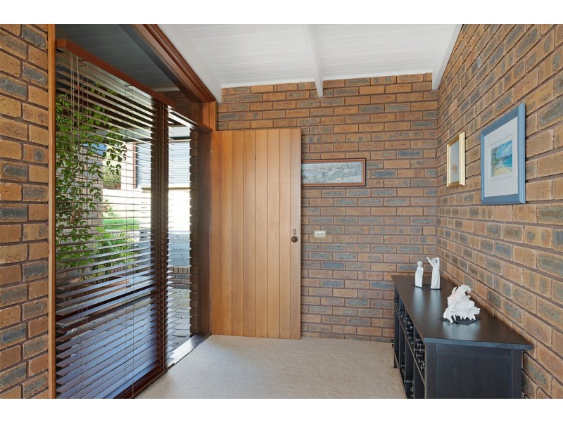 7 SEAVIEW PLACE, Tura Beach NSW 2548