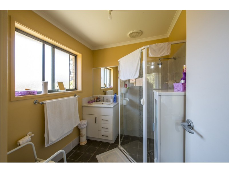 18 ELIZABETH PARADE, Tura Beach NSW 2548