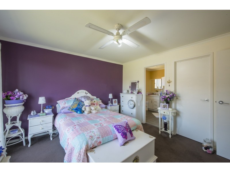 18 ELIZABETH PARADE, Tura Beach NSW 2548