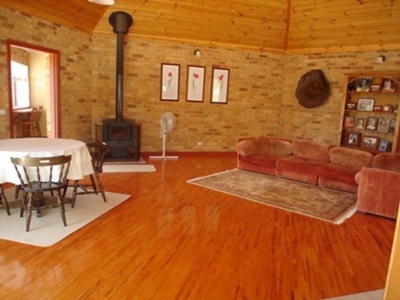 16 Eurack Court, Kiah NSW 2551