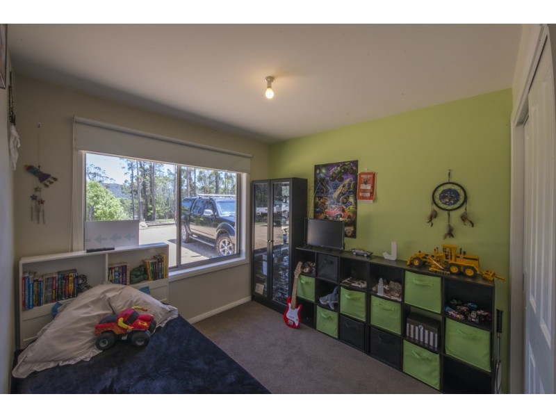 2 GEORGE STREET, South Pambula NSW 2549