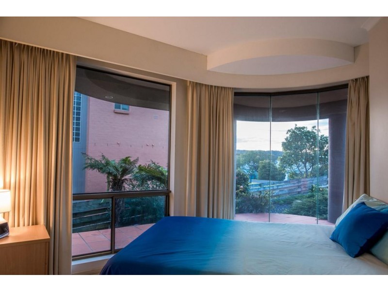 10 LAKEVIEW AVENUE, Merimbula NSW 2548