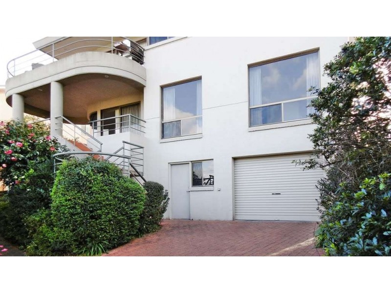 10 LAKEVIEW AVENUE, Merimbula NSW 2548