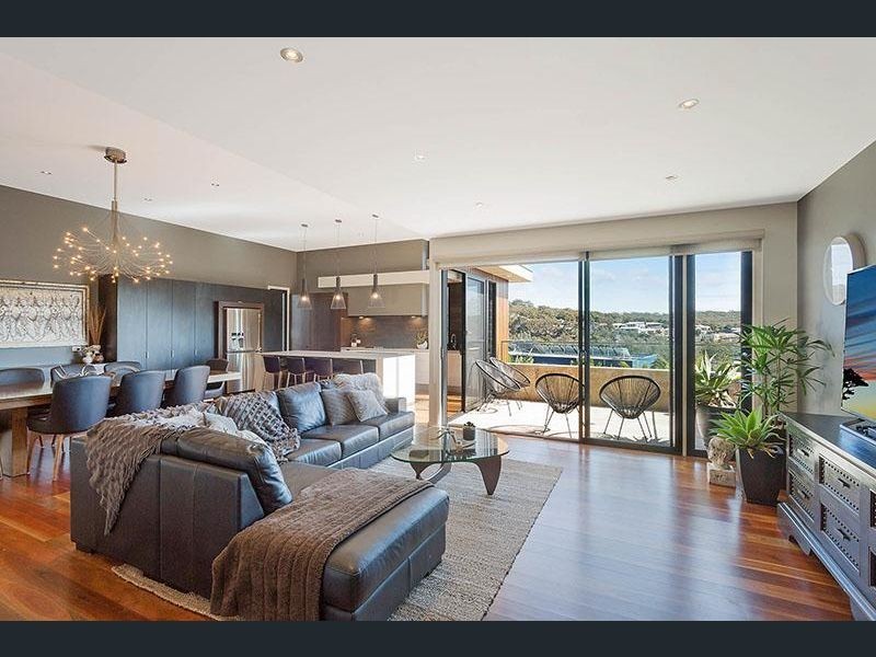 8 ALANNAH CLOSE, Tura Beach NSW 2548