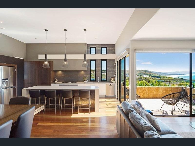 8 ALANNAH CLOSE, Tura Beach NSW 2548