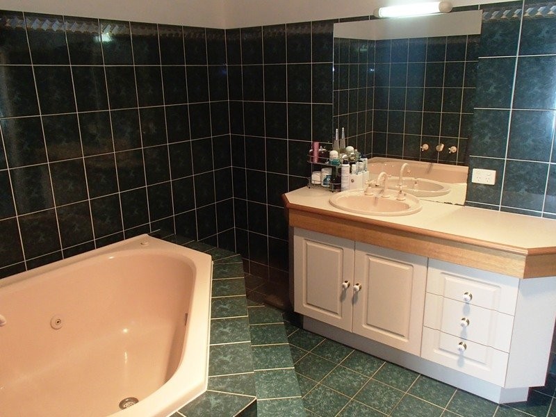 34 Pacific Way, Tura Beach NSW 2548