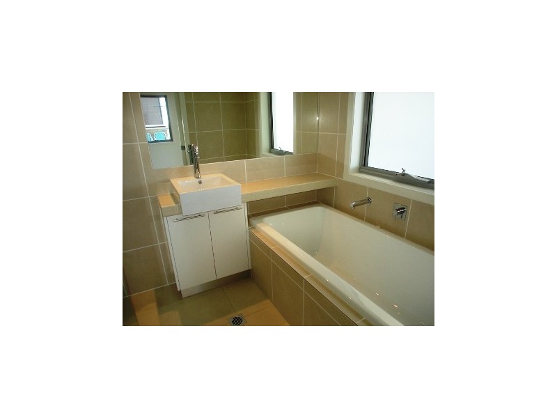 2/6 Oceanview Ave, Merimbula NSW 2548