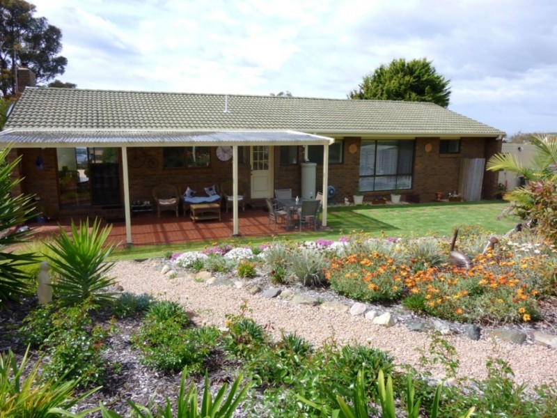 11 Hakea Place, Tura Beach NSW 2548