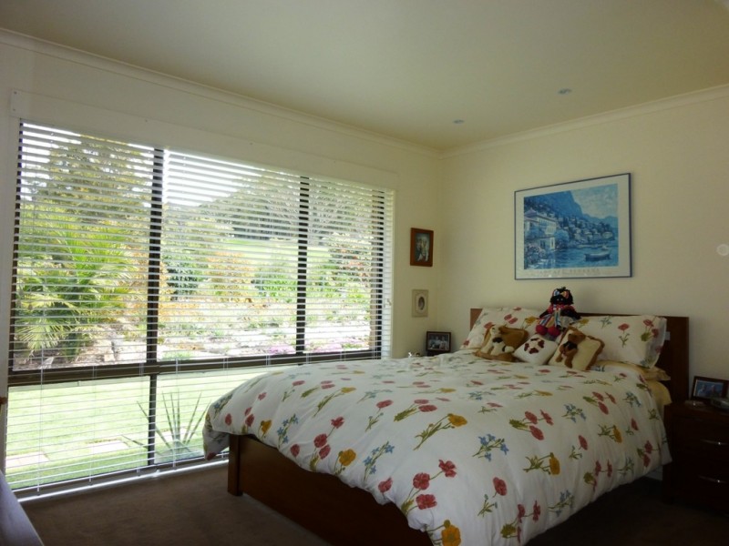 11 Hakea Place, Tura Beach NSW 2548