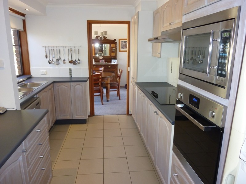 10 Flora Court, Tura Beach NSW 2548