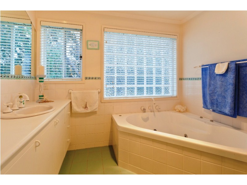 16 Ocean Drive, Merimbula NSW 2548