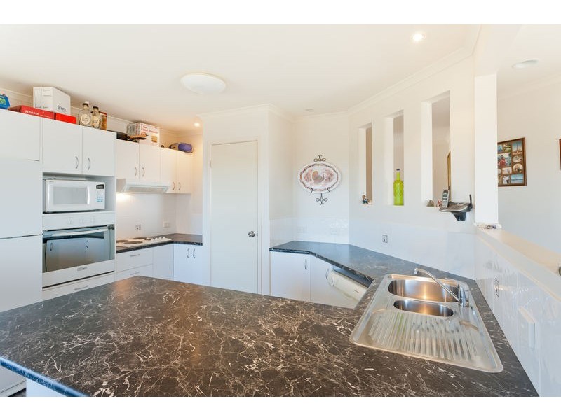 2/8 Krista Lee Court, Tura Beach NSW 2548