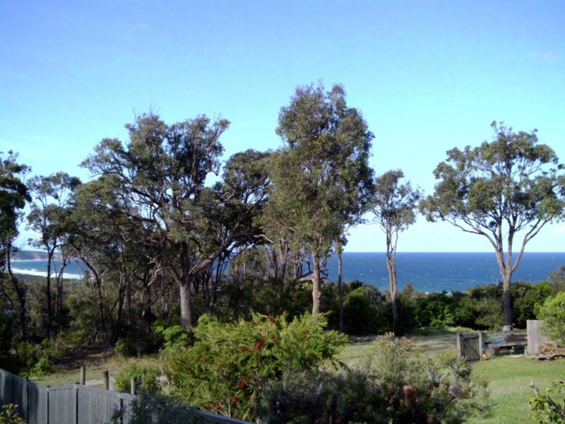 35A Lakeview Avenue, Merimbula NSW 2548