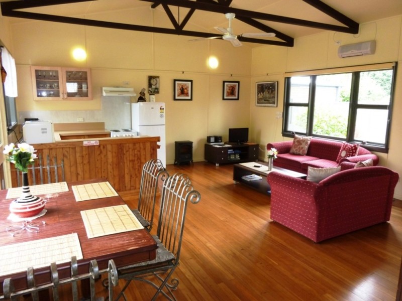 35A Lakeview Avenue, Merimbula NSW 2548