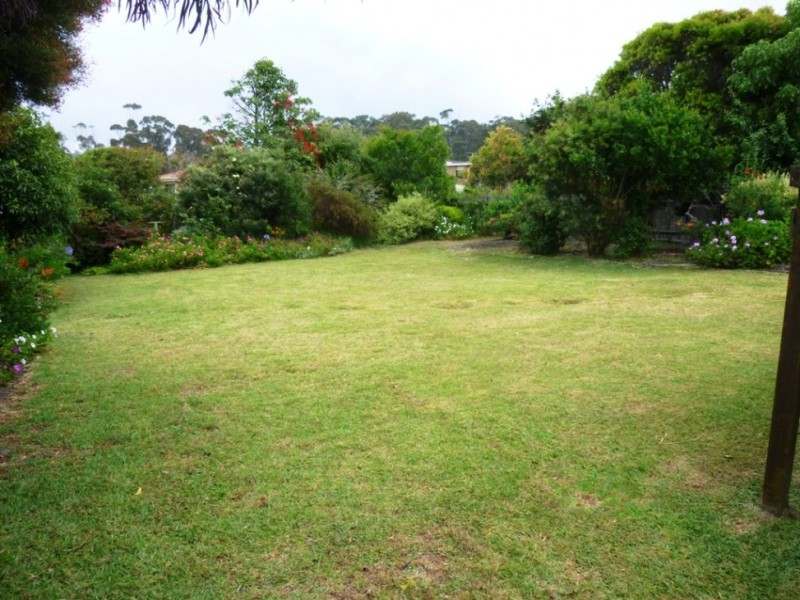 136 Golf Circuit, Tura Beach NSW 2548