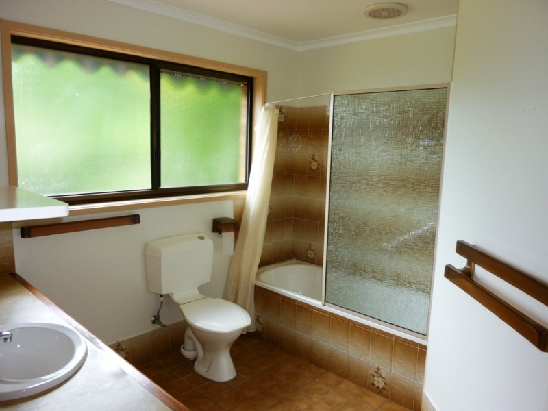 136 Golf Circuit, Tura Beach NSW 2548